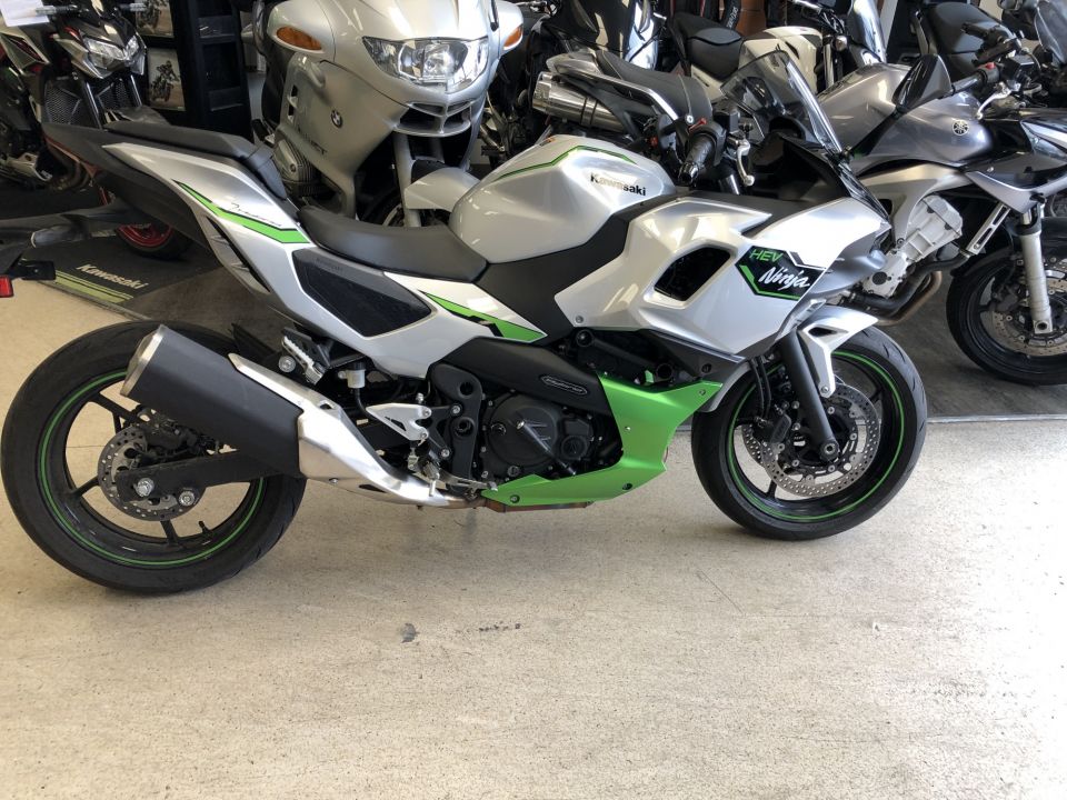 KAWASAKI Ninja 7 Hybrid 4