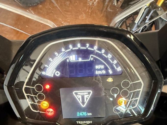 TRIUMPH TIGER 800 4