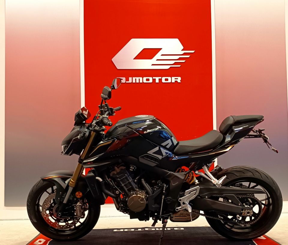 QJ MOTOR SRK 800 4