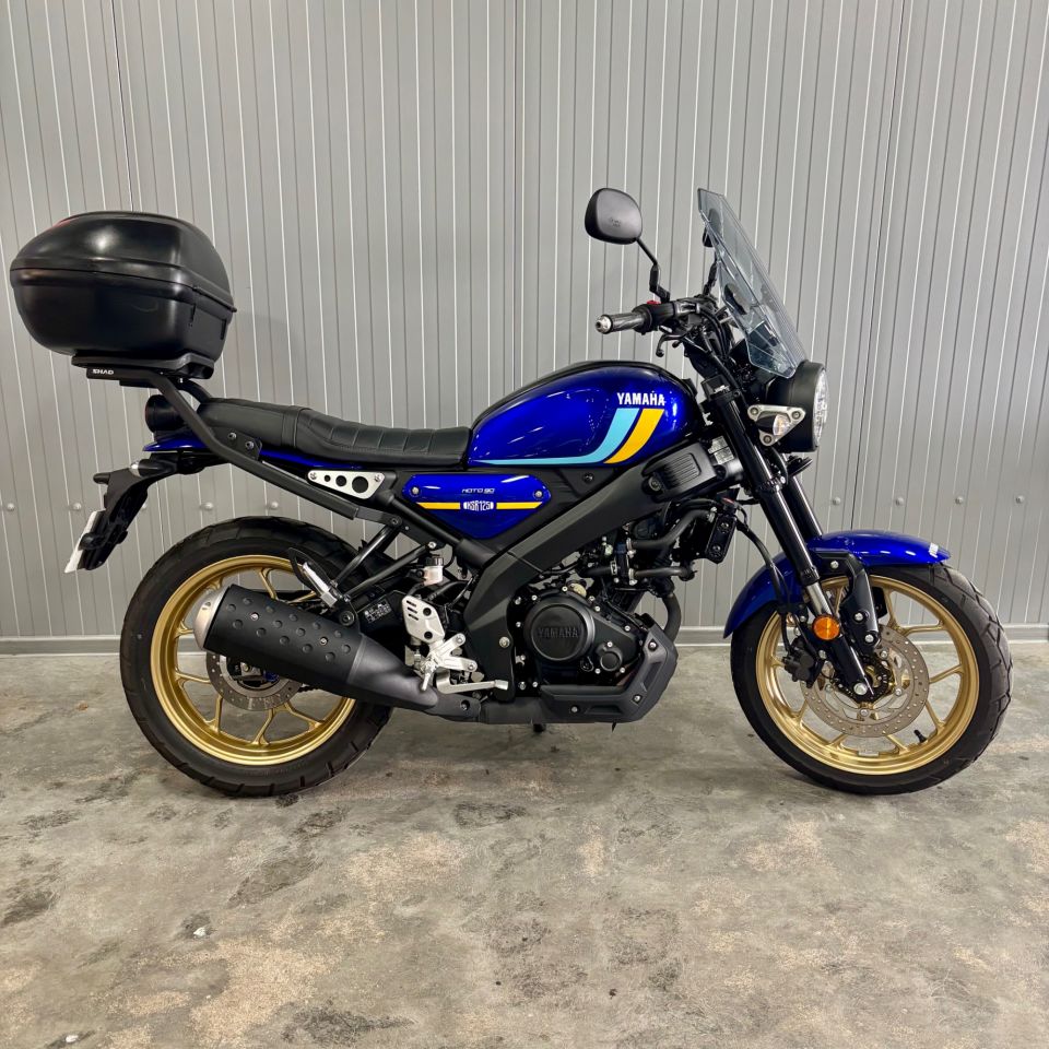 YAMAHA XSR 125 4