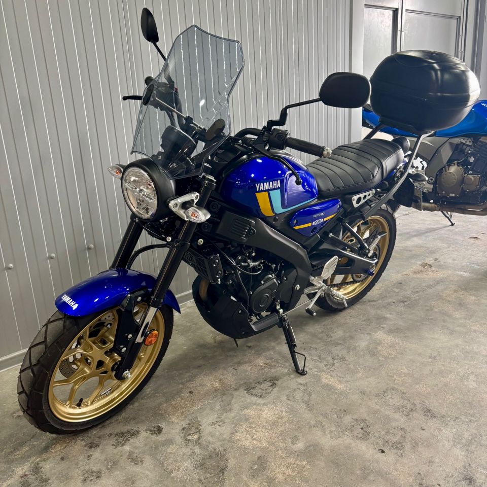 YAMAHA XSR 125 4