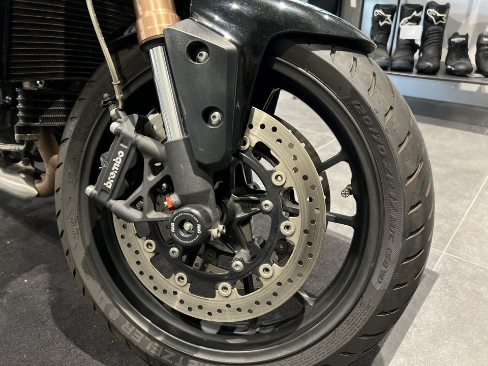 TRIUMPH SPEED TRIPLE 1050 4