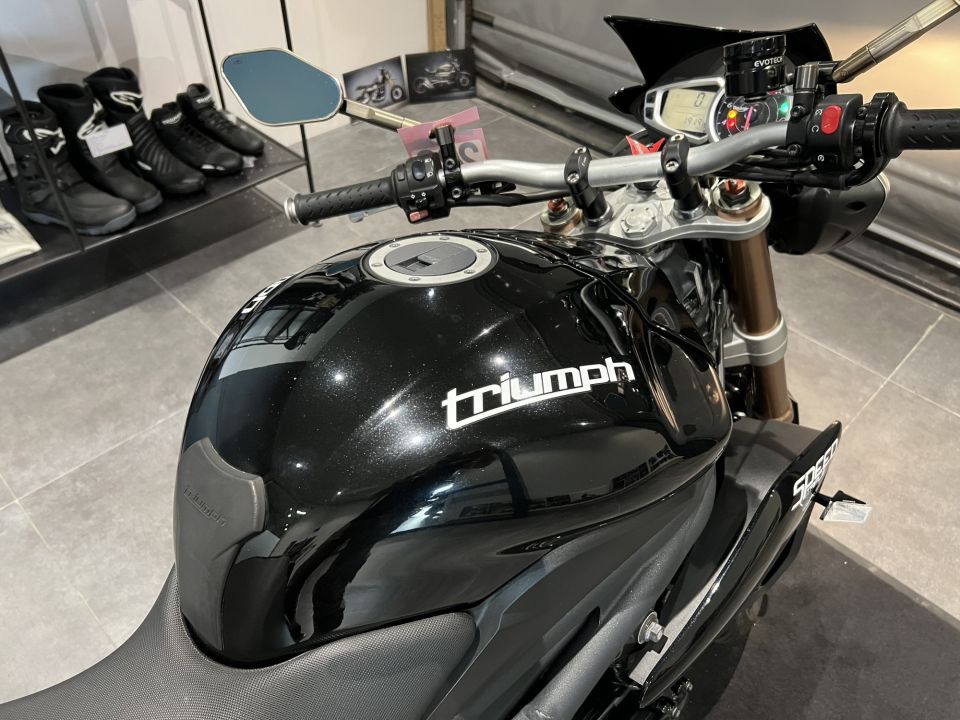 TRIUMPH SPEED TRIPLE 1050 4