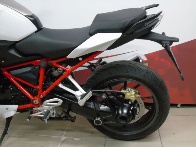 BMW R 1200 R  ABS 4