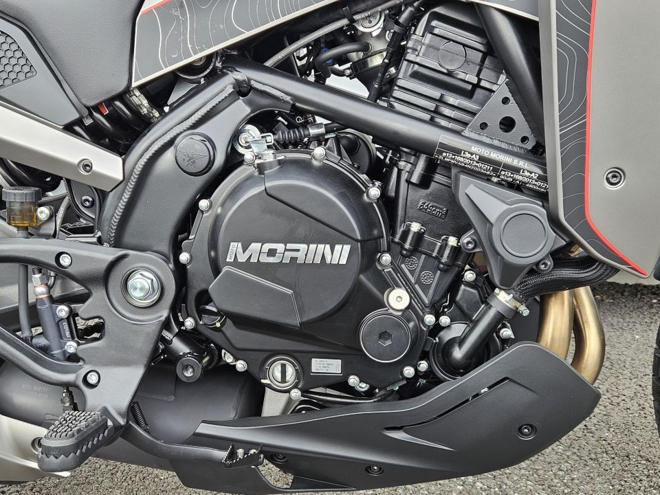 MOTO MORINI X-cape 650 4