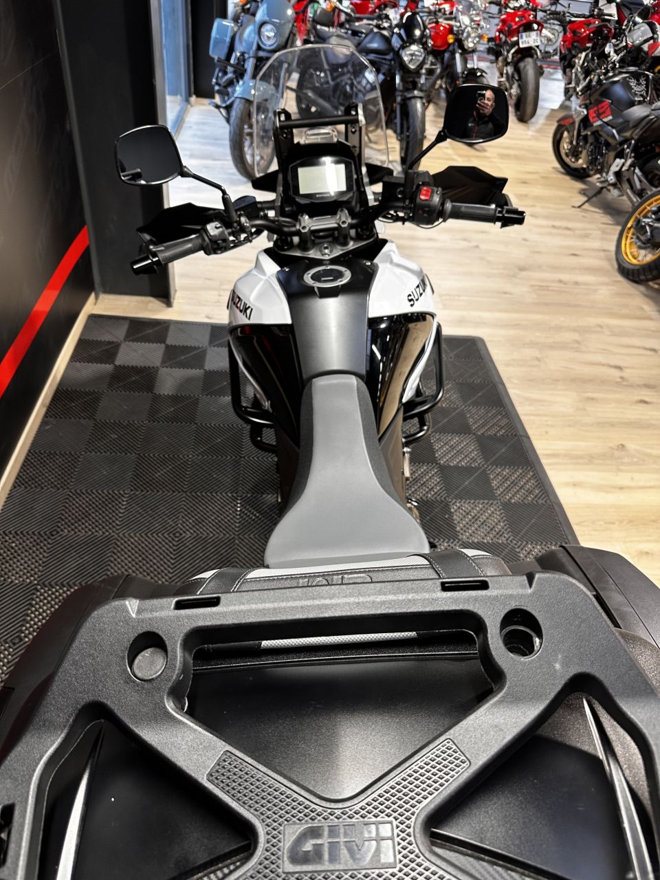 SUZUKI DL V-STROM 1050 4