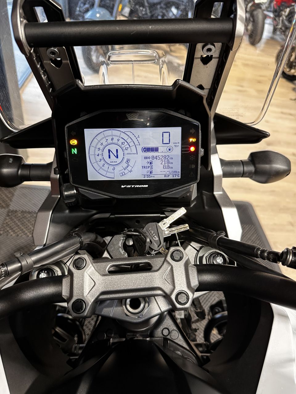 SUZUKI DL V-STROM 1050 4