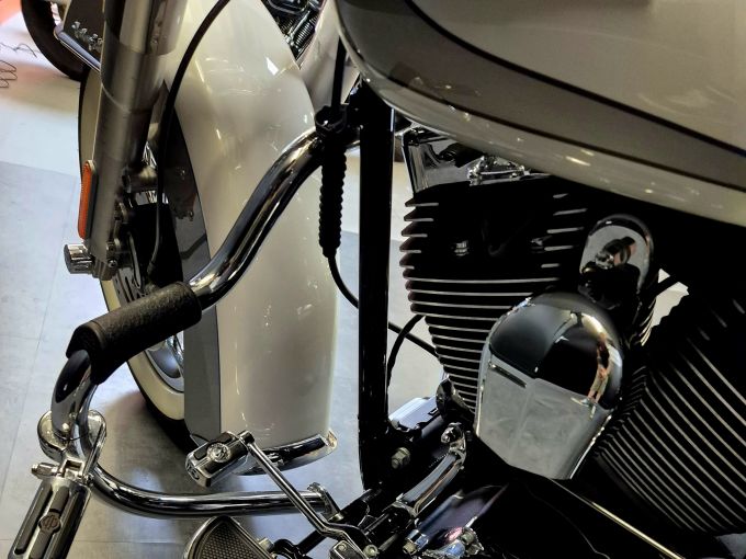 HARLEY-DAVIDSON SOFTAIL HERITAGE 1584 CLASSIC 4