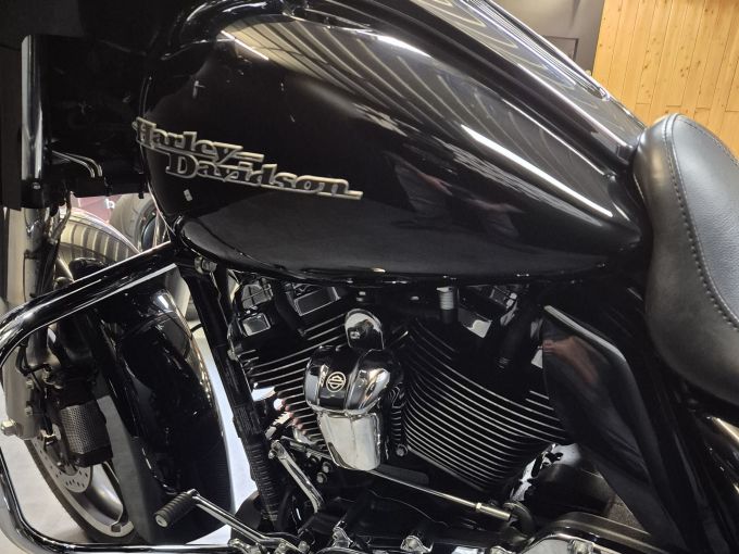HARLEY-DAVIDSON TOURING STREET GLIDE 1745 SPECIAL 4