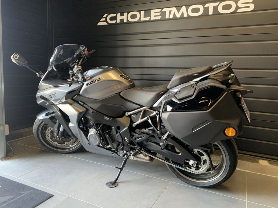 SUZUKI GSX-S 1000 GT 4