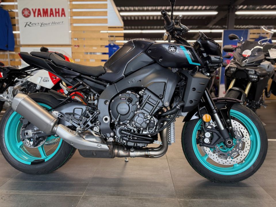 YAMAHA MT-10 4