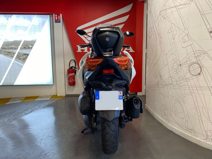 YAMAHA X-MAX 300 ABS 4