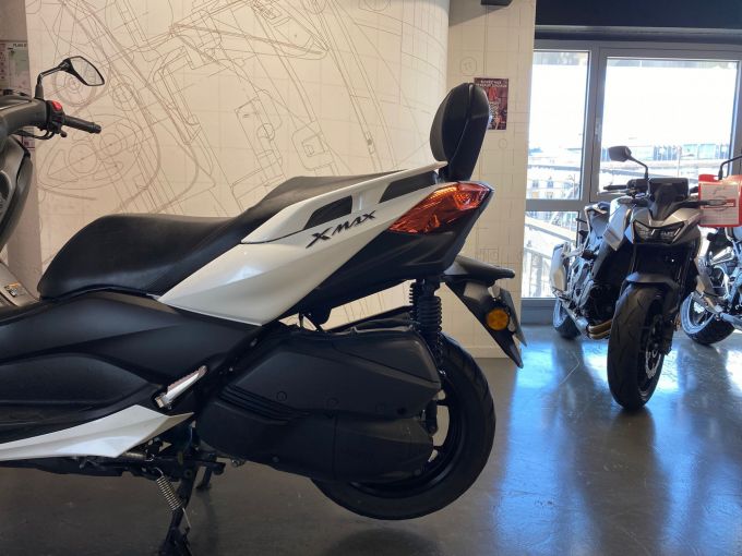 YAMAHA X-MAX 300 ABS 4