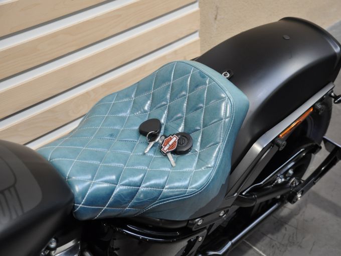 HARLEY-DAVIDSON SOFTAIL FAT BOB 1745 4