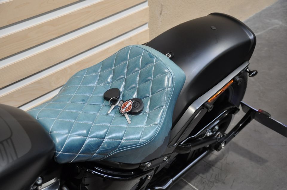 HARLEY-DAVIDSON SOFTAIL FAT BOB 1745 4