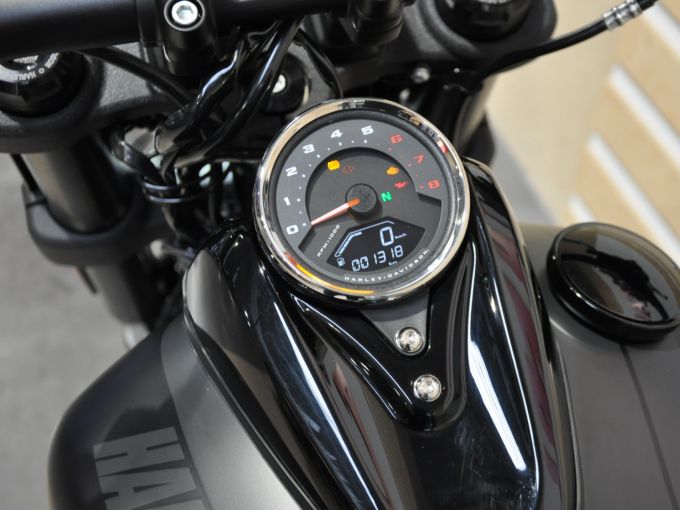 HARLEY-DAVIDSON SOFTAIL FAT BOB 1745 4