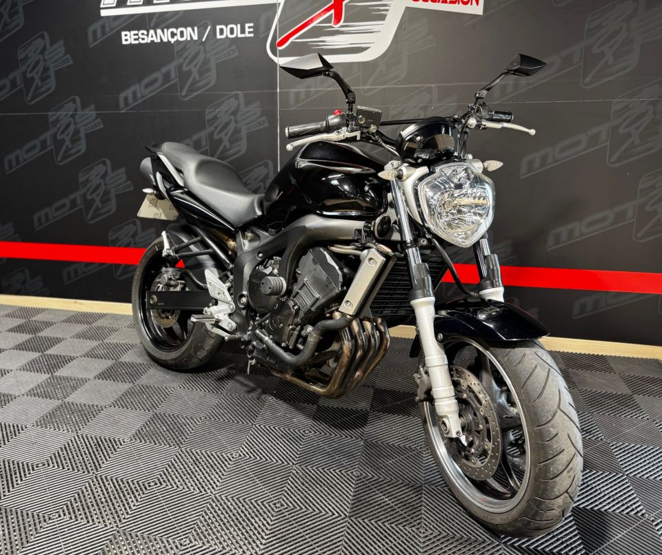 YAMAHA FZ6 (98CV) 4