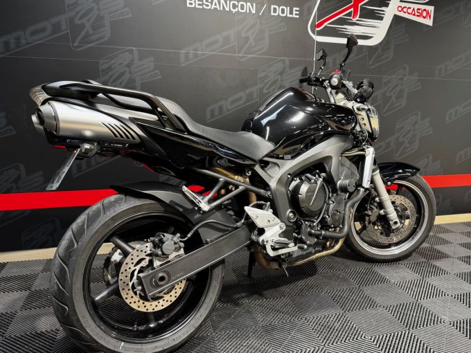 YAMAHA FZ6 (98CV) 4