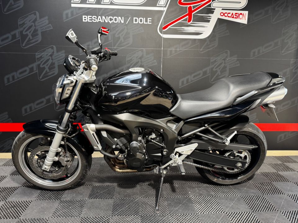 YAMAHA FZ6 (98CV) 4