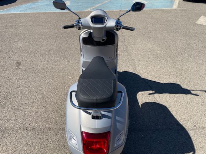 VESPA GTS 125IE SUPER 4