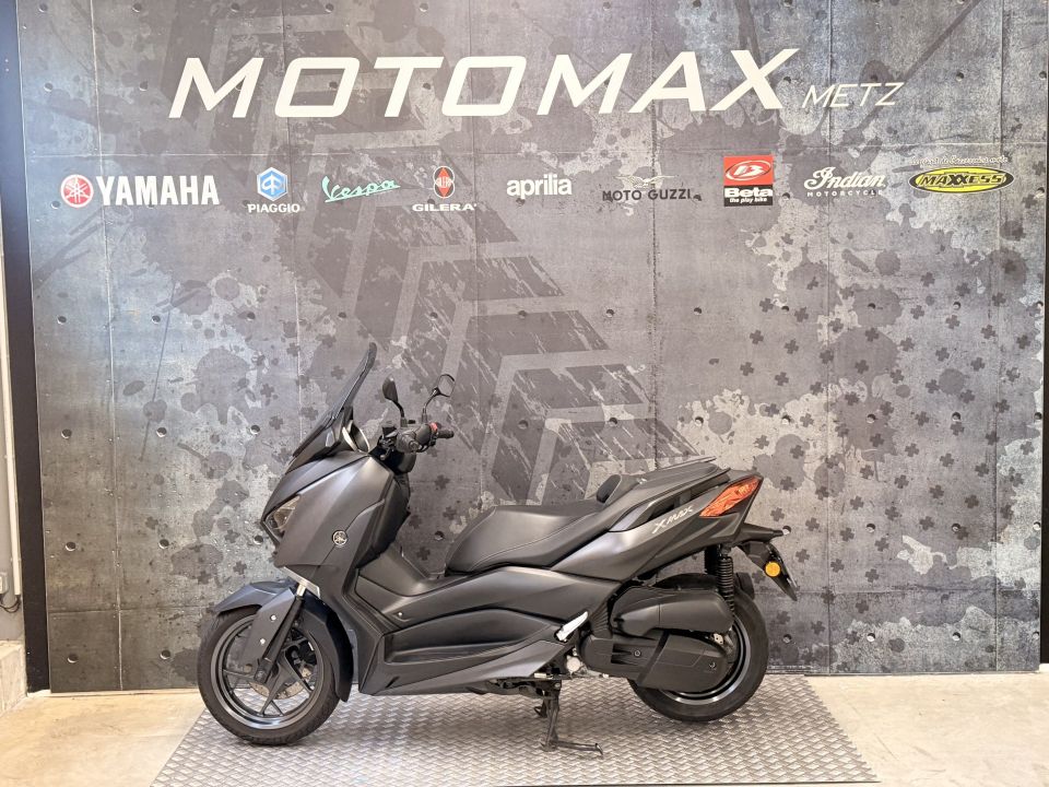 YAMAHA X-MAX 125 4