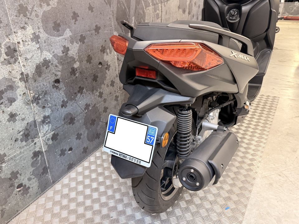 YAMAHA X-MAX 125 4
