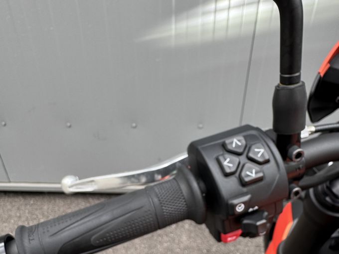 TRIUMPH TRIDENT 660 4