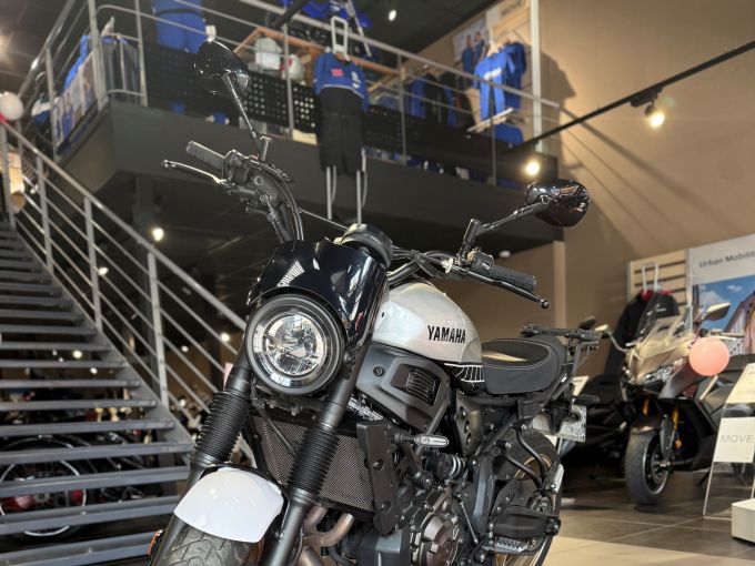 YAMAHA XSR 700 LEGACY 4