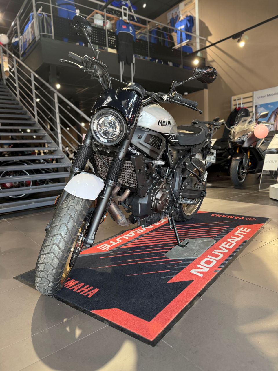 YAMAHA XSR 700 LEGACY 4