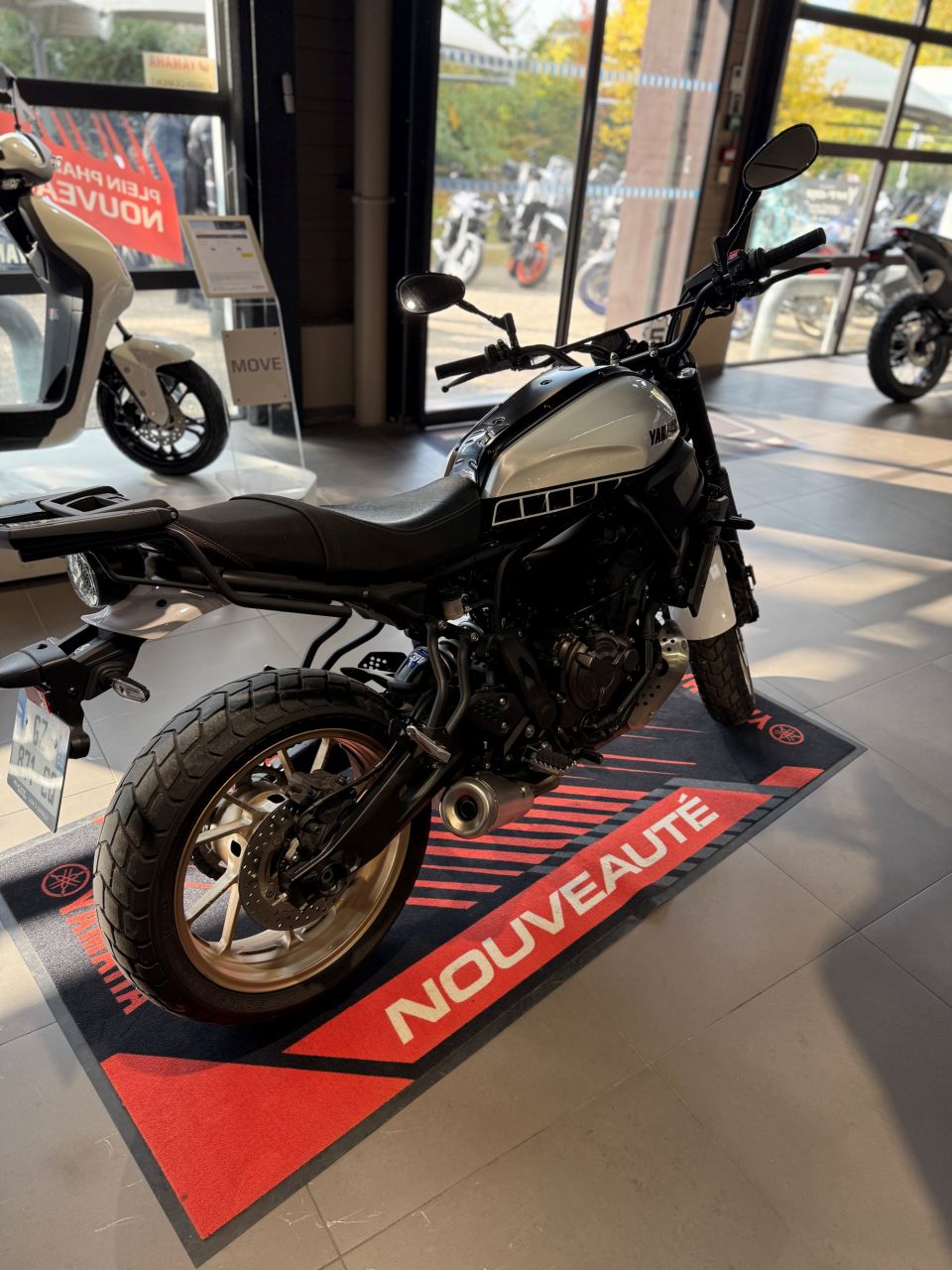 YAMAHA XSR 700 LEGACY 4