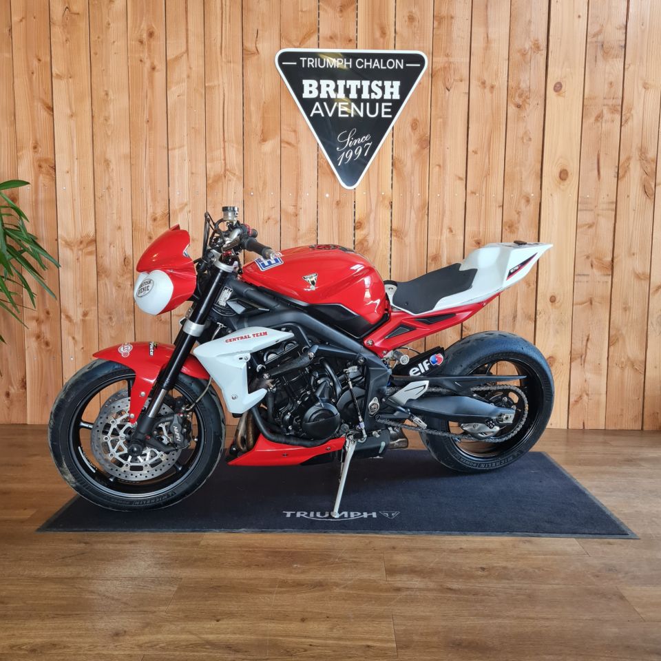 TRIUMPH STREET TRIPLE 675 R 4