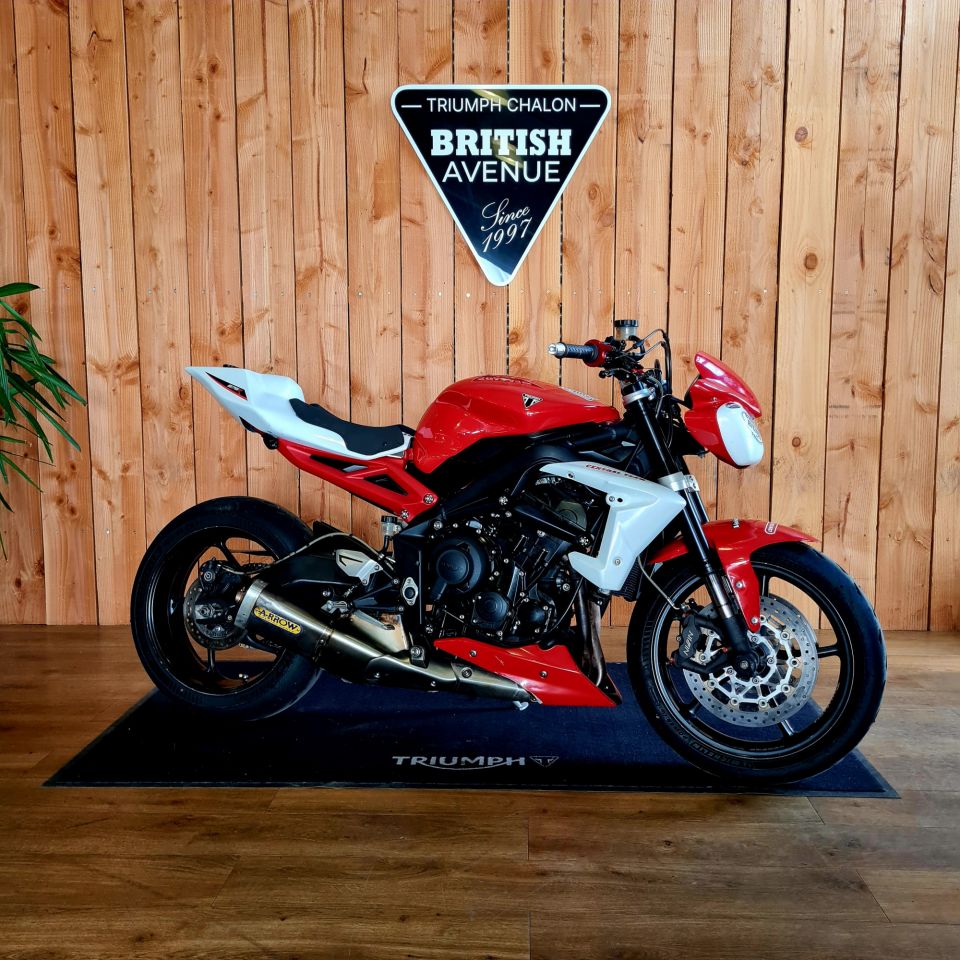 TRIUMPH STREET TRIPLE 675 R 4