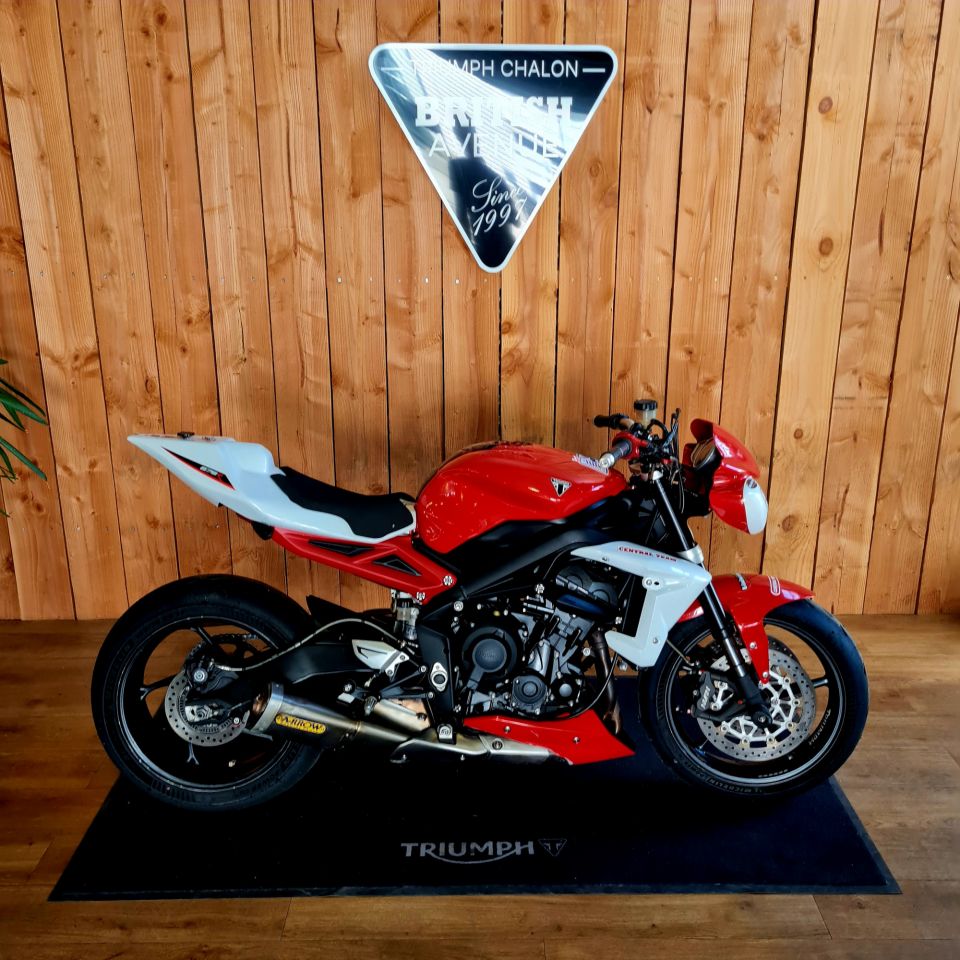 TRIUMPH STREET TRIPLE 675 R 4