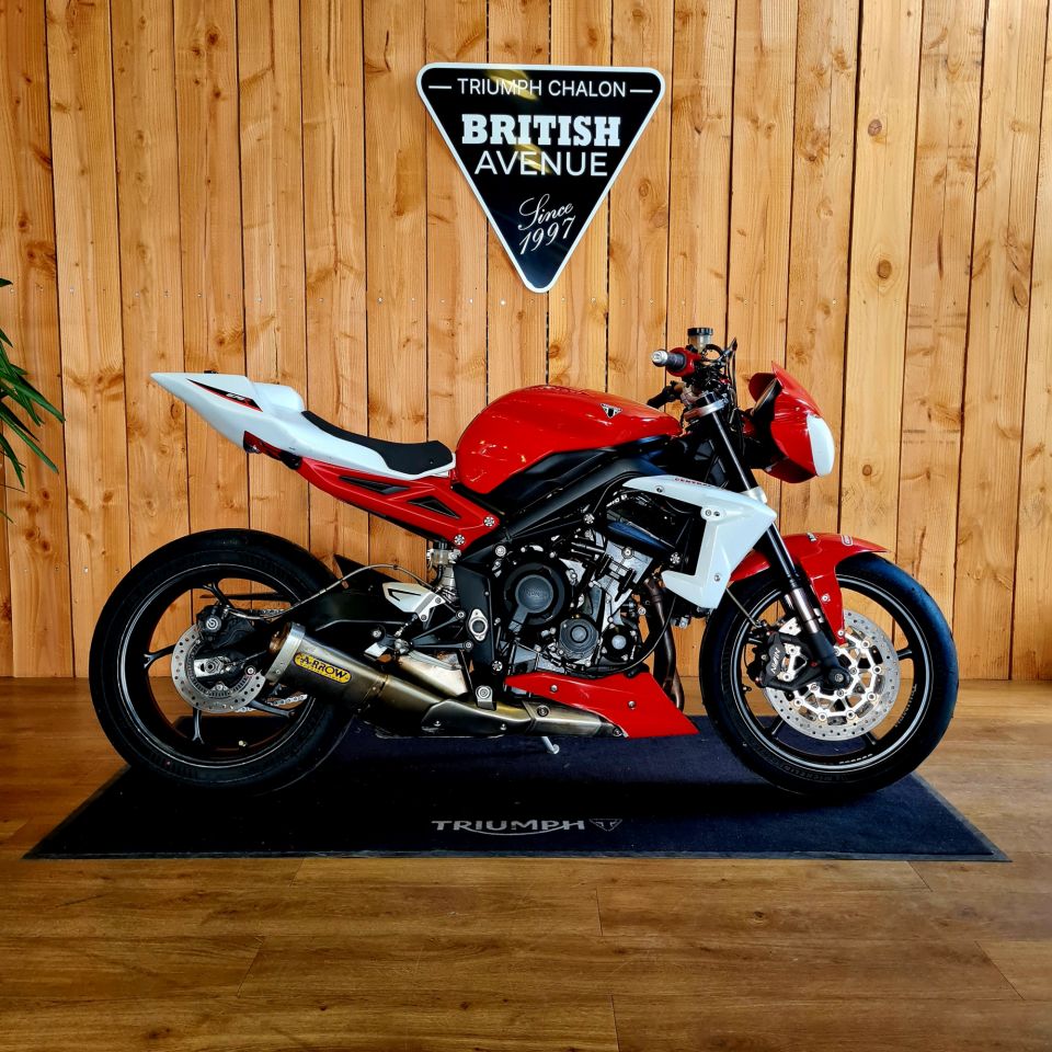 TRIUMPH STREET TRIPLE 675 R 4