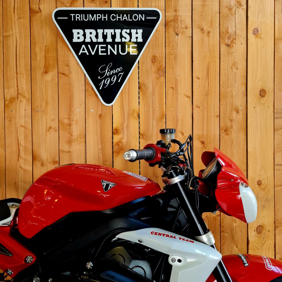 TRIUMPH STREET TRIPLE 675 R 4