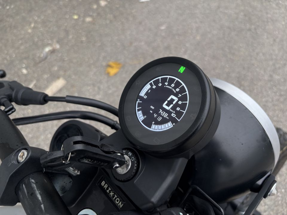 BRIXTON MOTORCYCLES CROSSFIRE LC 125 4