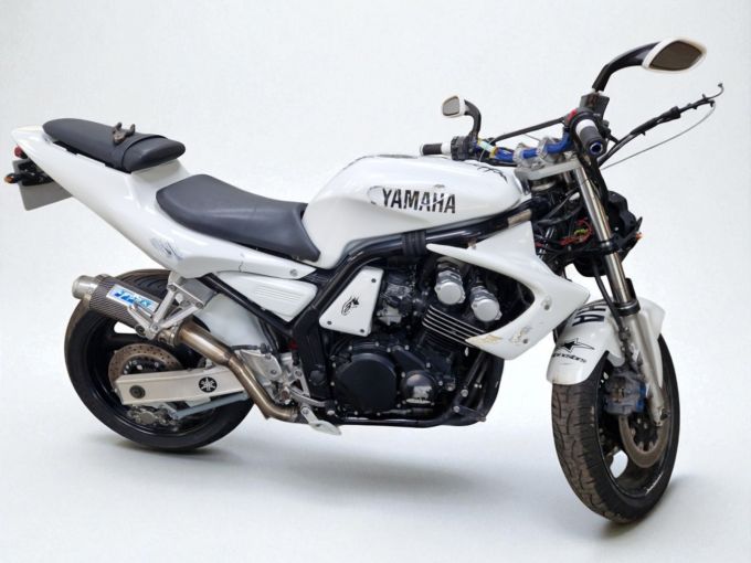 YAMAHA FZ6 600 FAZER S2 4