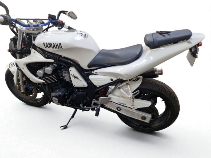 YAMAHA FZ6 600 FAZER S2 4
