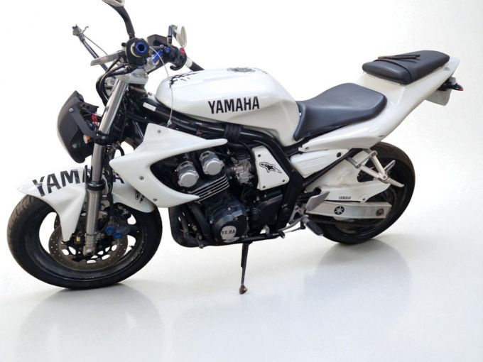 YAMAHA FZ6 600 FAZER S2 4