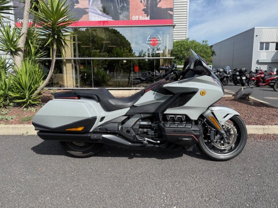 HONDA GOLDWING BAGGER DCT 4