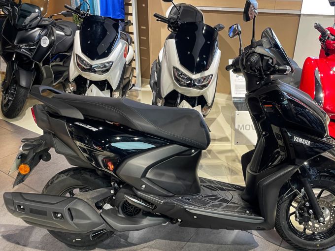 YAMAHA RayZR 125 4
