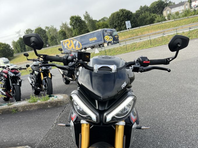 TRIUMPH SPEED TRIPLE 1200 RS 4