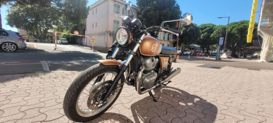 ROYAL ENFIELD INTERCEPTOR 4