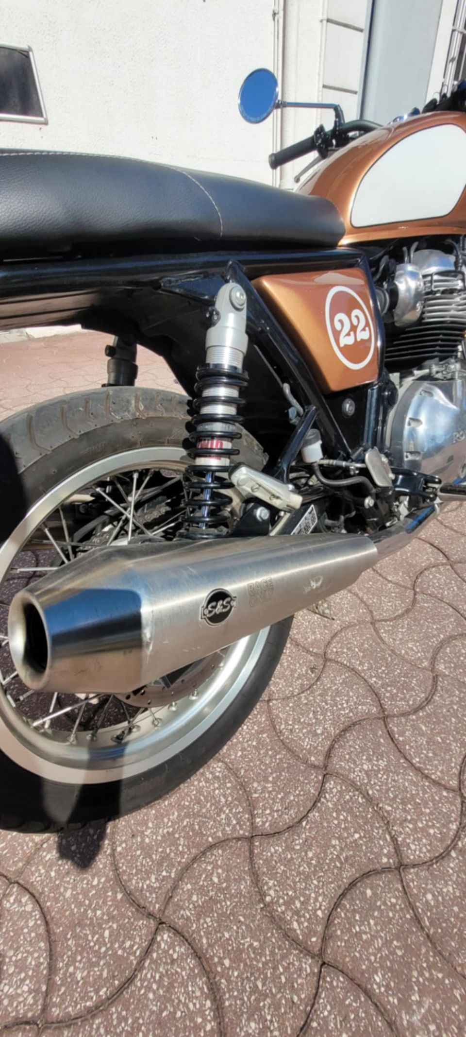 ROYAL ENFIELD INTERCEPTOR 4