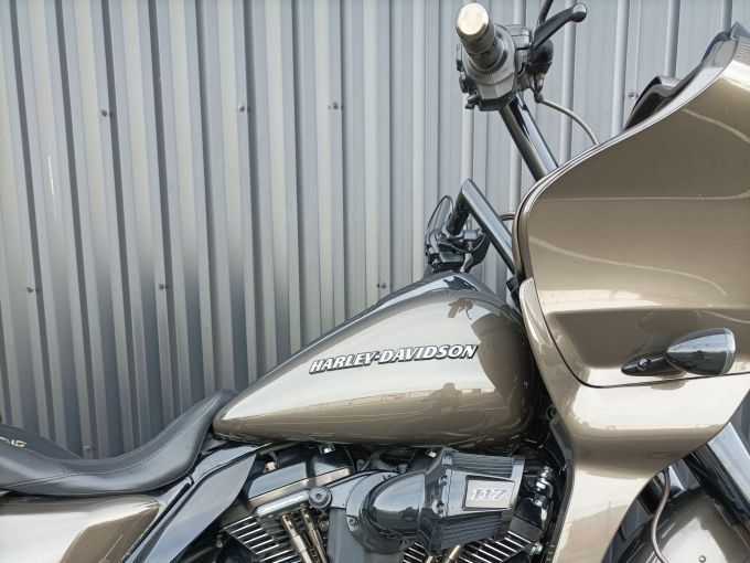 HARLEY-DAVIDSON TOURING ROAD GLIDE 1923 CVO 4
