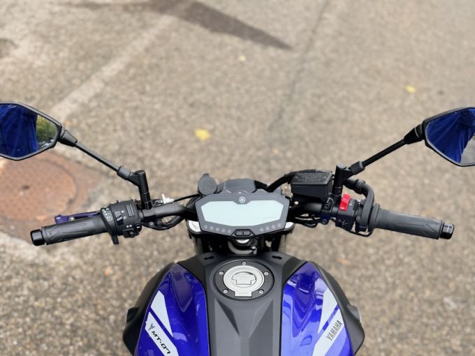 YAMAHA MT-07 4