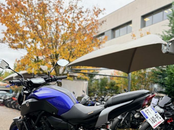 YAMAHA MT-07 4