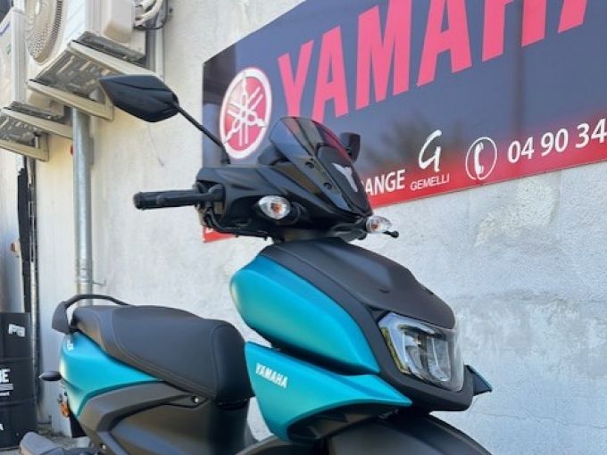 YAMAHA RayZR 125 4