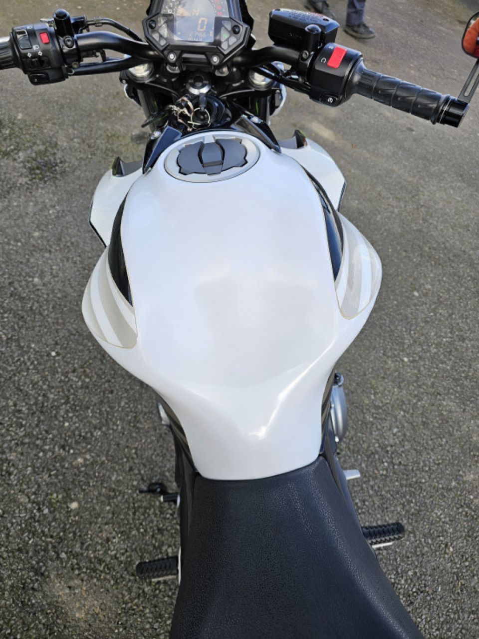 KAWASAKI Z650 ABS 4