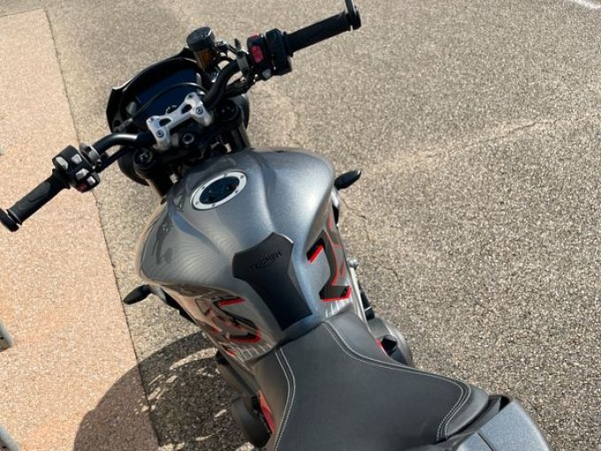 TRIUMPH STREET TRIPLE 765 RS 4